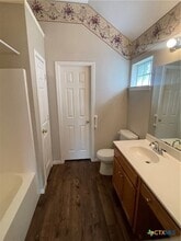 104 Winston Ct in Victoria, TX - Building Photo - Building Photo