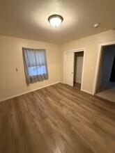 1906 N Giddings St in Visalia, CA - Building Photo - Building Photo