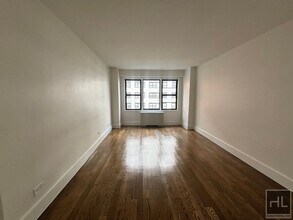 EAST 63 STREET / Spacious Sunlit 1-Bed 1-B in New York, NY - Building Photo - Building Photo