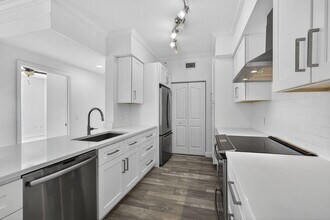 5301 Myrtlewood Cir E in Palm Beach Gardens, FL - Building Photo - Building Photo