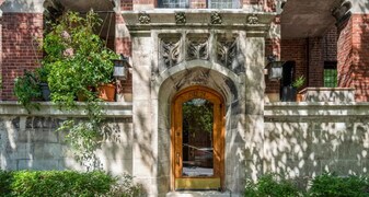 1372 E 57th St in Chicago, IL - Building Photo