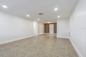 5631 Riddle Rd in Holiday, FL - Building Photo - Building Photo