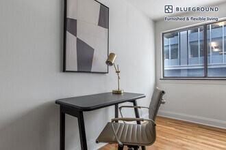 123 E 54th St in New York, NY - Building Photo - Building Photo