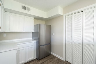 Apex Johnson City in Johnson City, TN - Foto de edificio - Building Photo