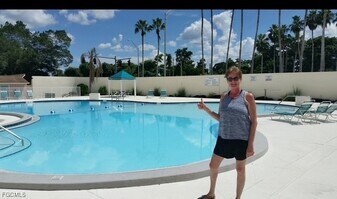 4293 Island Cir in Ft. Myers, FL - Building Photo