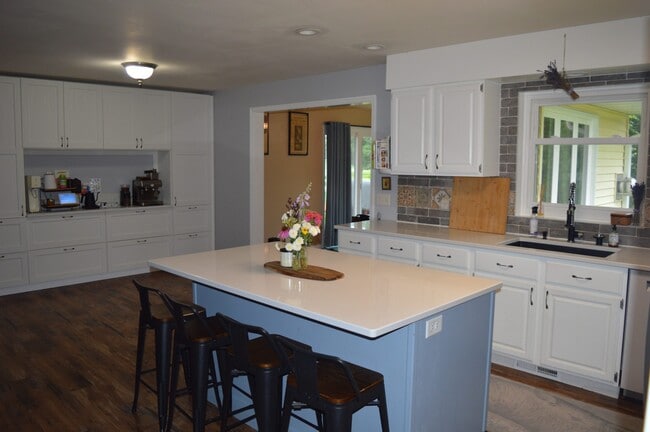 property at 1676 Silverado Dr