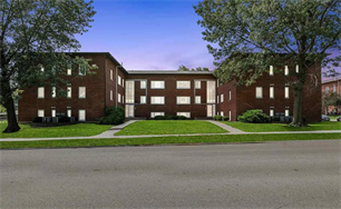 100 Grandview Ct in Iowa City, IA - Building Photo - Building Photo