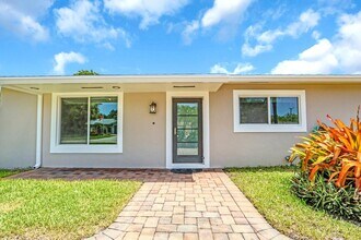 105 Palamino Cir in Boca Raton, FL - Building Photo - Building Photo