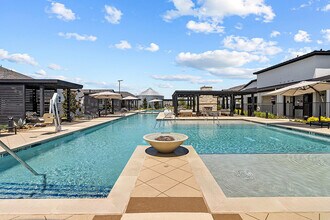 Luxe of Denton in Denton, TX - Building Photo - Building Photo