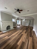 3081 E Derbyshire Rd, Unit 1 in Cleveland Heights, OH - Building Photo