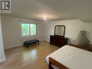 39 Pacific Pl in Guelph, ON - Building Photo - Building Photo