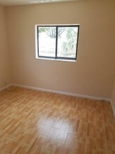 250 SW 7th St-Unit -13 in Boca Raton, FL - Building Photo - Building Photo