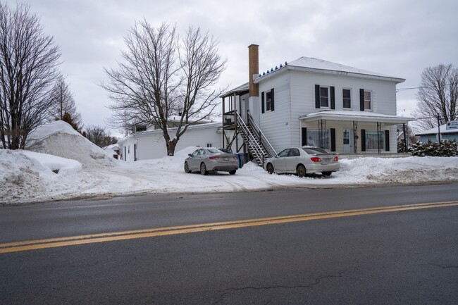 230-232 notre-dame in Charette, QC - Building Photo - Building Photo