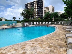 5 Bluebill Ave, Unit 103 in Naples, FL - Building Photo - Building Photo