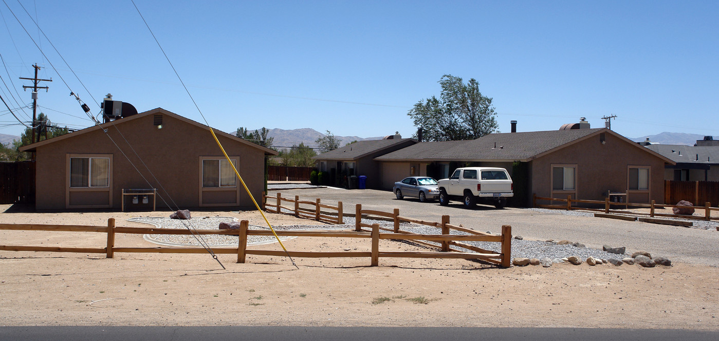 15893 Sago Rd in Apple Valley, CA - Building Photo