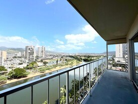 2115 Ala Wai Blvd in Honolulu, HI - Building Photo