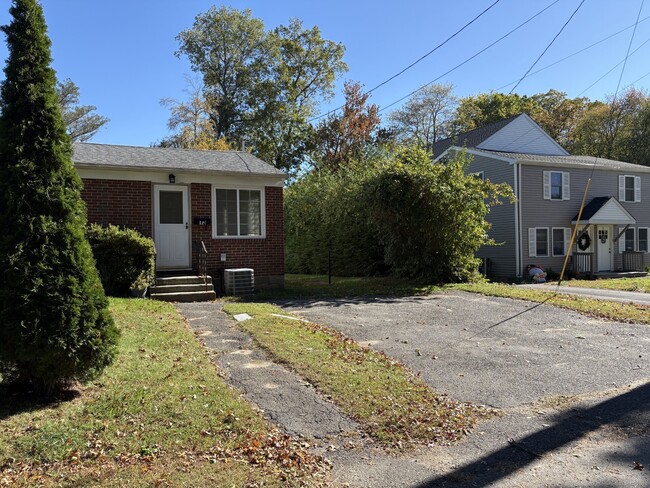 13 Beacon View Dr in Fairfield, CT - Building Photo - Building Photo