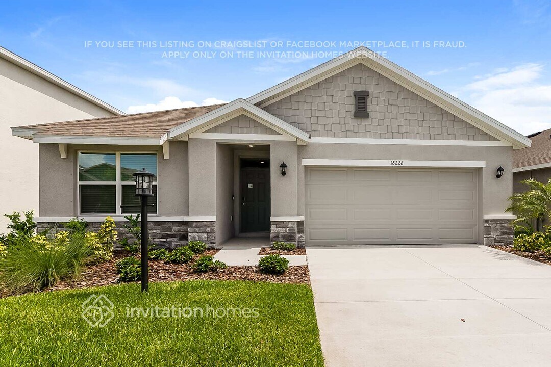 18228 Wheathouse Pl in Bradenton, FL - Building Photo