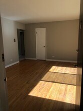 5849 S Francisco Ave, Unit 1D in Chicago, IL - Foto de edificio - Building Photo