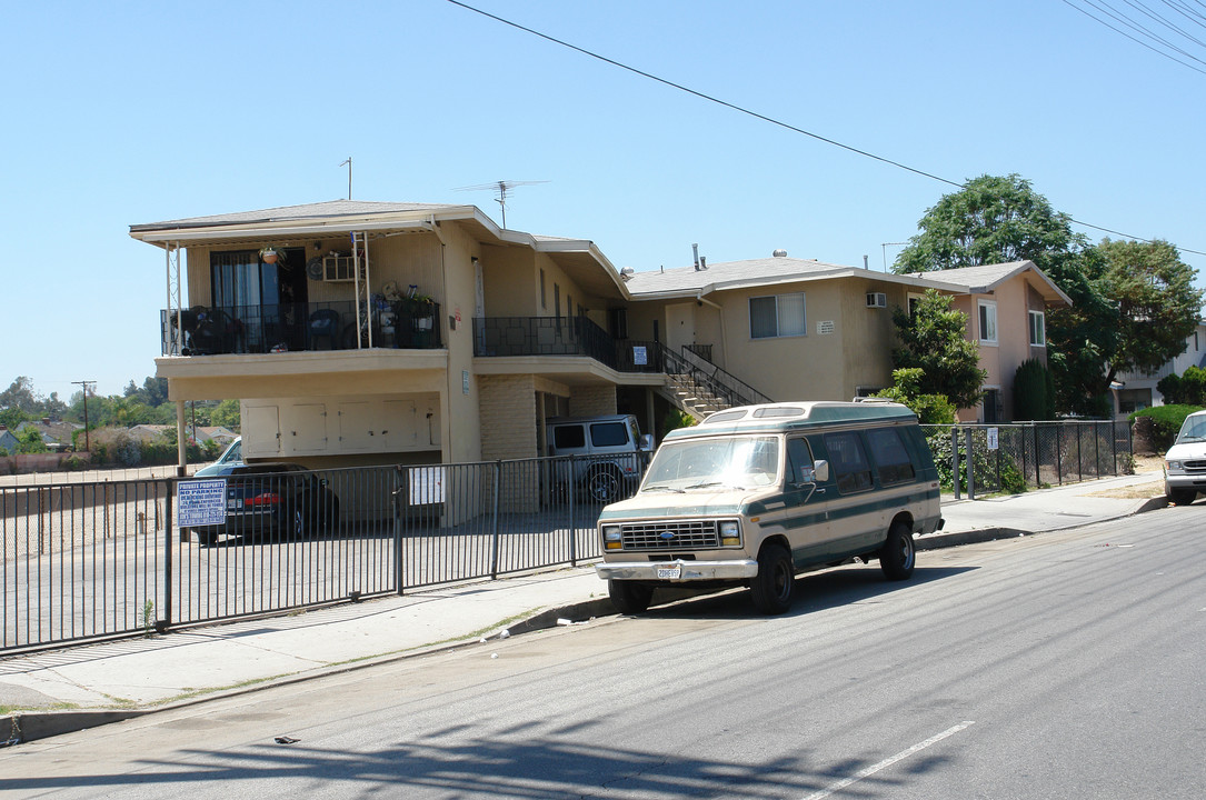 6837 Fulton Ave in North Hollywood, CA - Building Photo