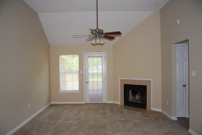 33 Heather Ln in Gulfport, MS - Building Photo - Building Photo