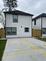6013 Wedgefield St in Houston, TX - Building Photo