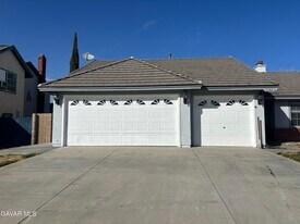 3021 Mariposa Ave in Palmdale, CA - Building Photo