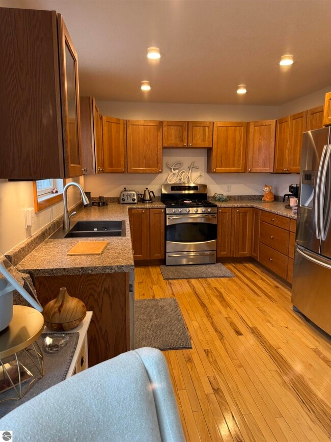 302 S Lake Dr in Cadillac, MI - Building Photo - Building Photo