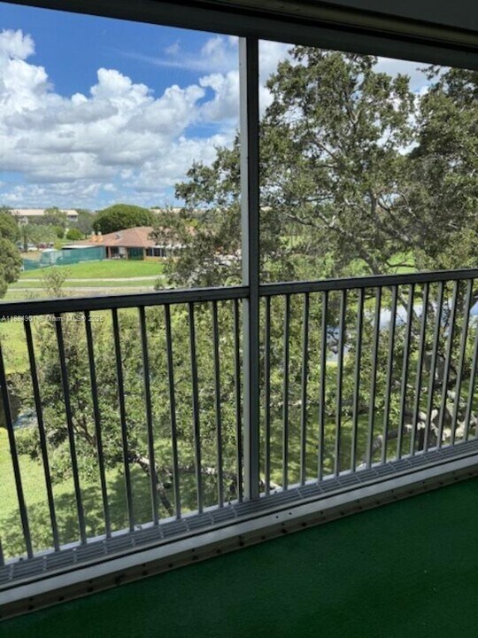 1001 SW 128th Terrace in Pembroke Pines, FL - Building Photo