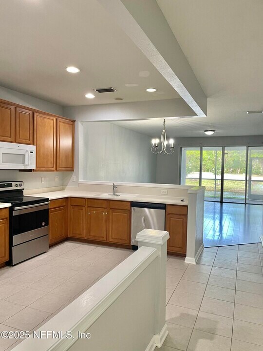 4131 Crownwood Dr in Jacksonville, FL - Building Photo