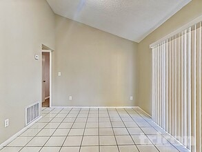 816 Centerwood Ct, Unit 6 in Brandon, FL - Building Photo - Building Photo