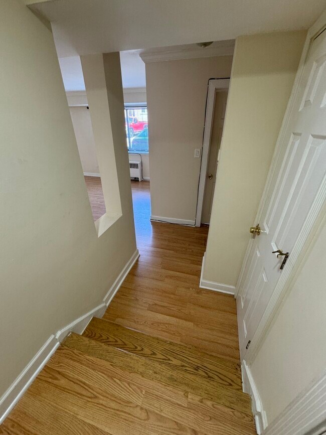 2704 W Lunt Ave in Chicago, IL - Building Photo - Building Photo