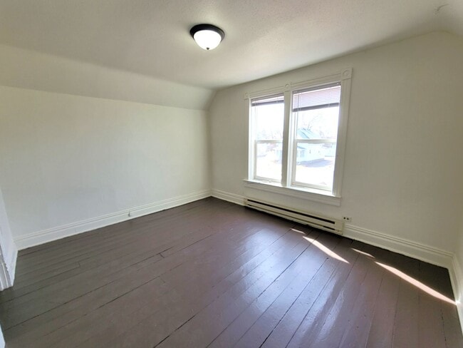 633 Spring St in Eau Claire, WI - Building Photo - Building Photo