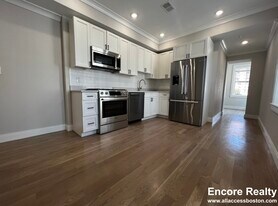 42 Englewood Ave, Unit 6 in Boston, MA - Building Photo