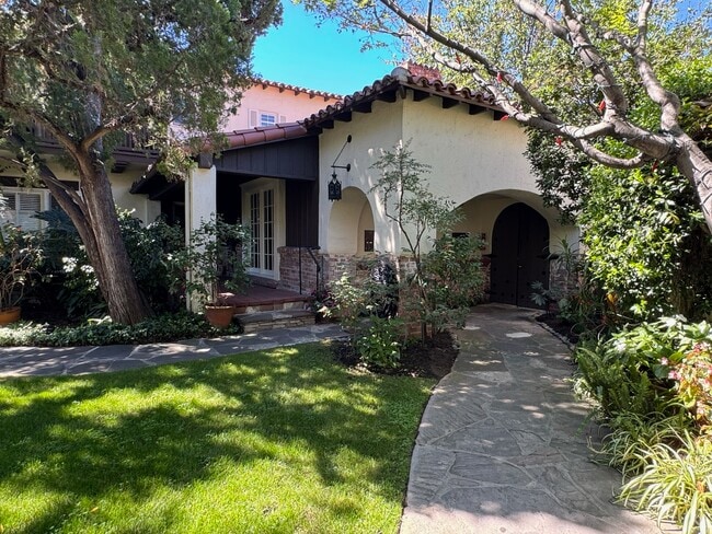 property at 10966 Strathmore Dr