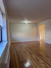 403 Park Ave, Unit F in Rutherford, NJ - Building Photo - Building Photo