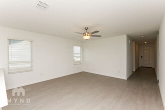 2708 Ctr Crk Ln in Fort Worth, TX - Building Photo - Building Photo
