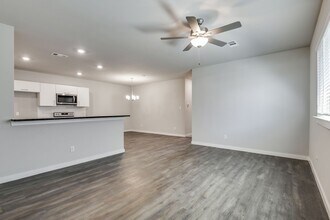 612 Wheatfield Dr in Venus, TX - Building Photo - Building Photo