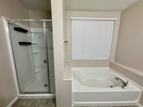 6679 Salt Pond Bay St in Las Vegas, NV - Building Photo - Building Photo