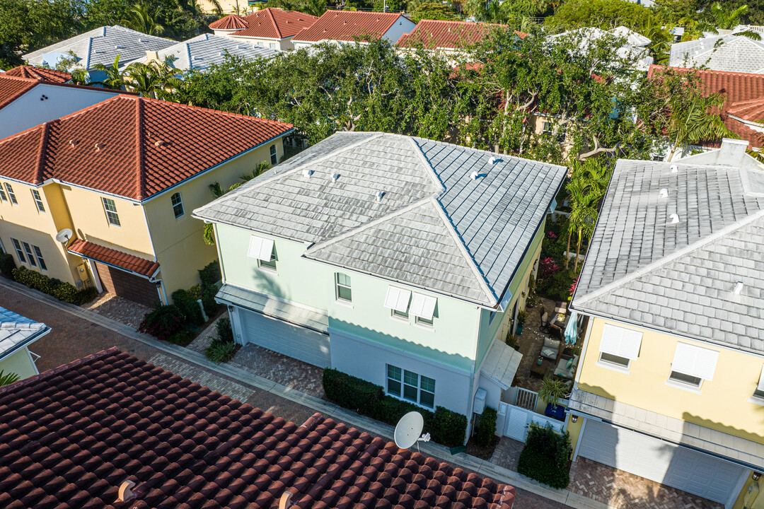 The Village At Victoria Park in Fort Lauderdale, FL - Building Photo