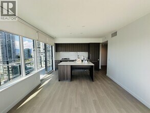 6537 Telford Ave in Burnaby, BC - Building Photo - Building Photo