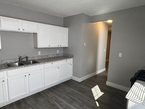 1208 W 5th St in Davenport, IA - Foto de edificio - Building Photo