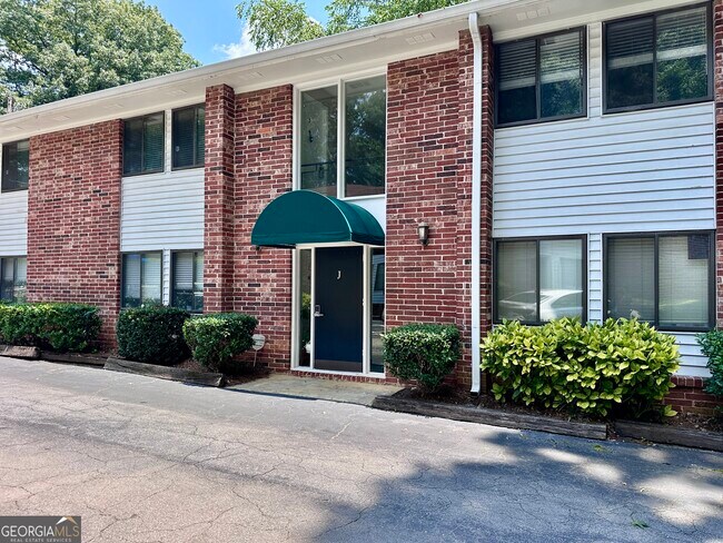 property at 4266 Roswell Rd NE