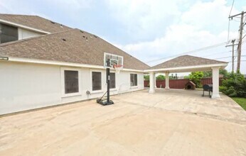 2329 Grisell Dr in Laredo, TX - Building Photo - Building Photo