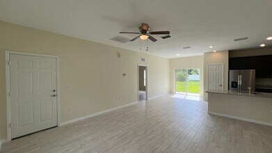 2850 Gabrysh Ave SE in Palm Bay, FL - Building Photo - Building Photo