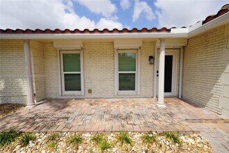 6341 NE 22nd Ave in Fort Lauderdale, FL - Building Photo - Building Photo