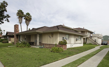 118 S Delano St in Anaheim, CA - Building Photo - Building Photo