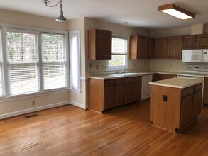 1005 New Dover Rd in Apex, NC - Building Photo - Building Photo