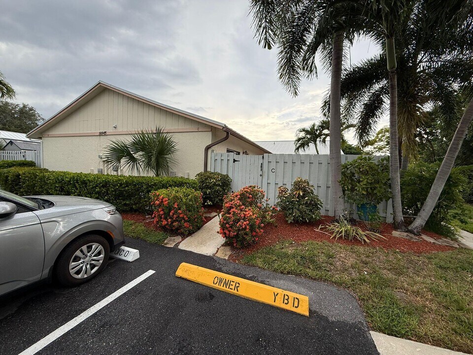 8845 Andy Ct in Boynton Beach, FL - Building Photo