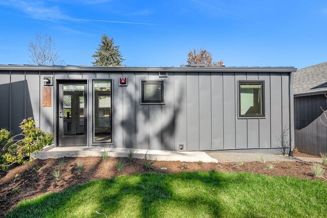 property at 11446 NE Morris St